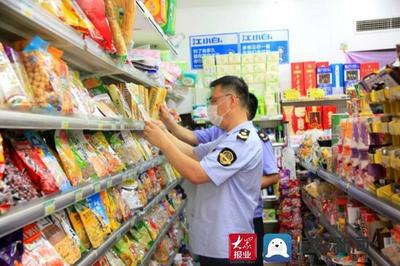 嶗山區(qū)市場監(jiān)管局建立校園周邊食品安全與藥品零售長效機(jī)制